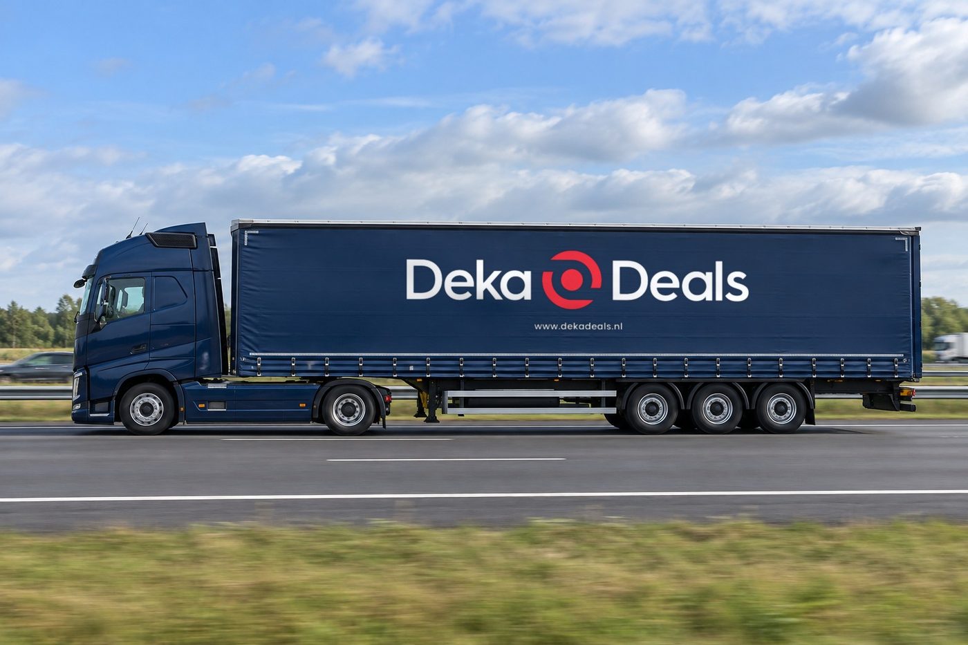 Vrachtwagen van Deka Deals bij het warehouse